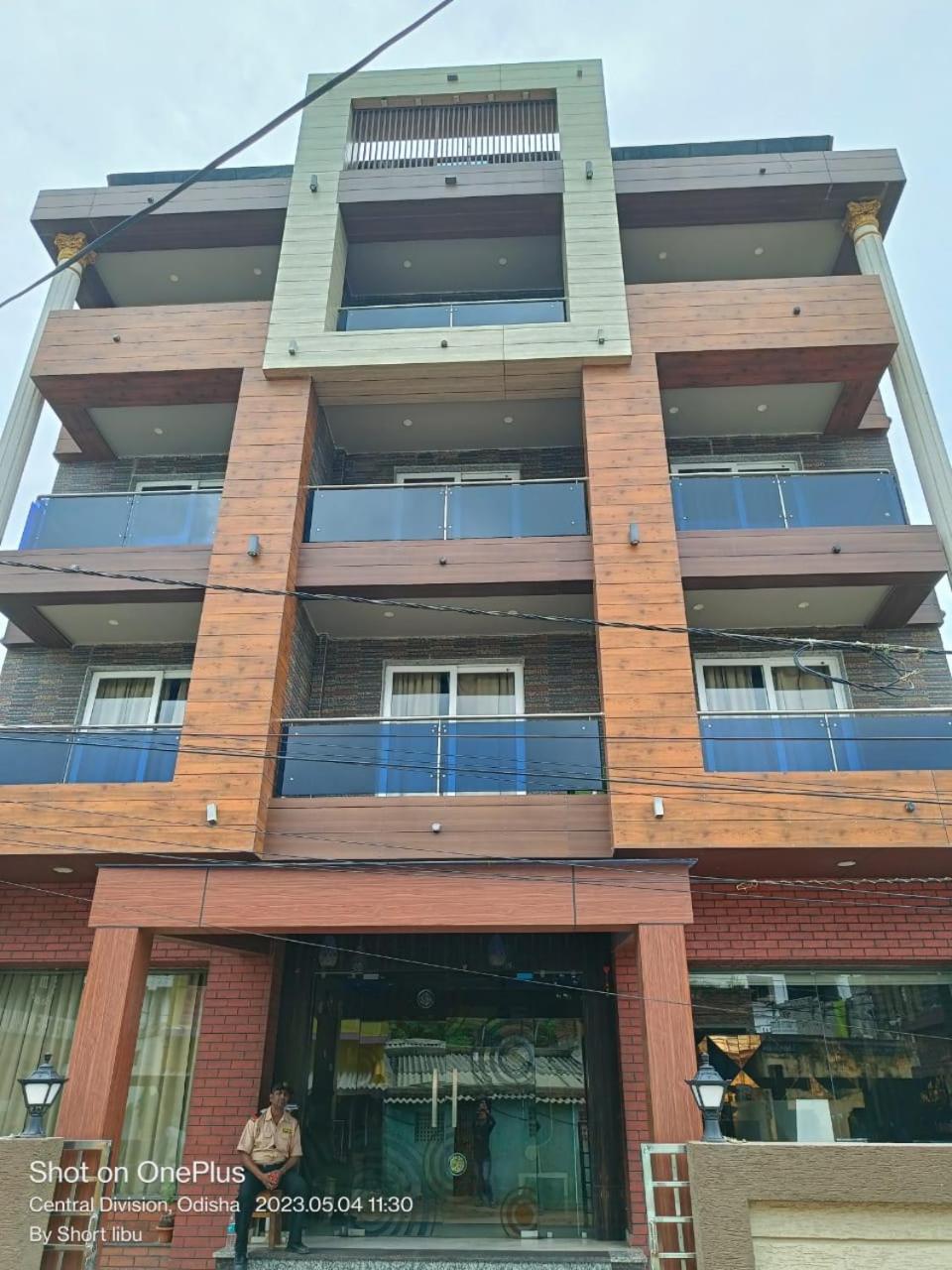 Hotel Kuber Palace ! Puri Near-Sea-Beach-And-Temple Fully-Air-Conditioned-Hotel With-Lift-And-Parking-Facility Екстериор снимка