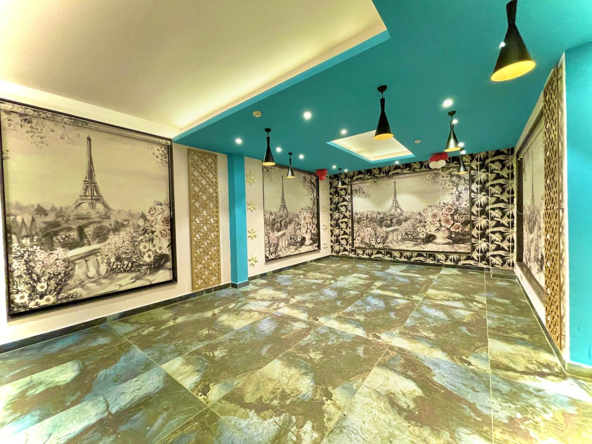 Hotel Kuber Palace ! Puri Near-Sea-Beach-And-Temple Fully-Air-Conditioned-Hotel With-Lift-And-Parking-Facility Екстериор снимка