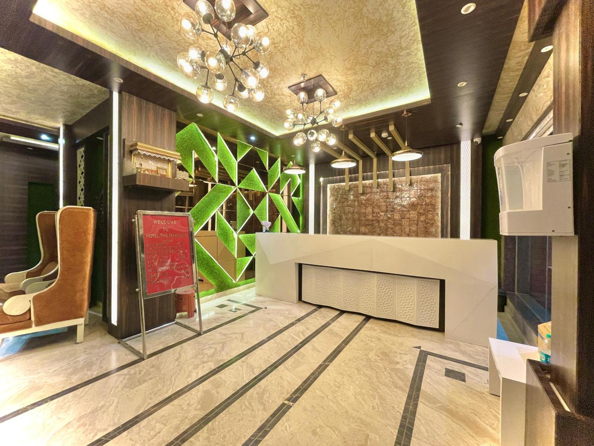 Hotel Kuber Palace ! Puri Near-Sea-Beach-And-Temple Fully-Air-Conditioned-Hotel With-Lift-And-Parking-Facility Екстериор снимка