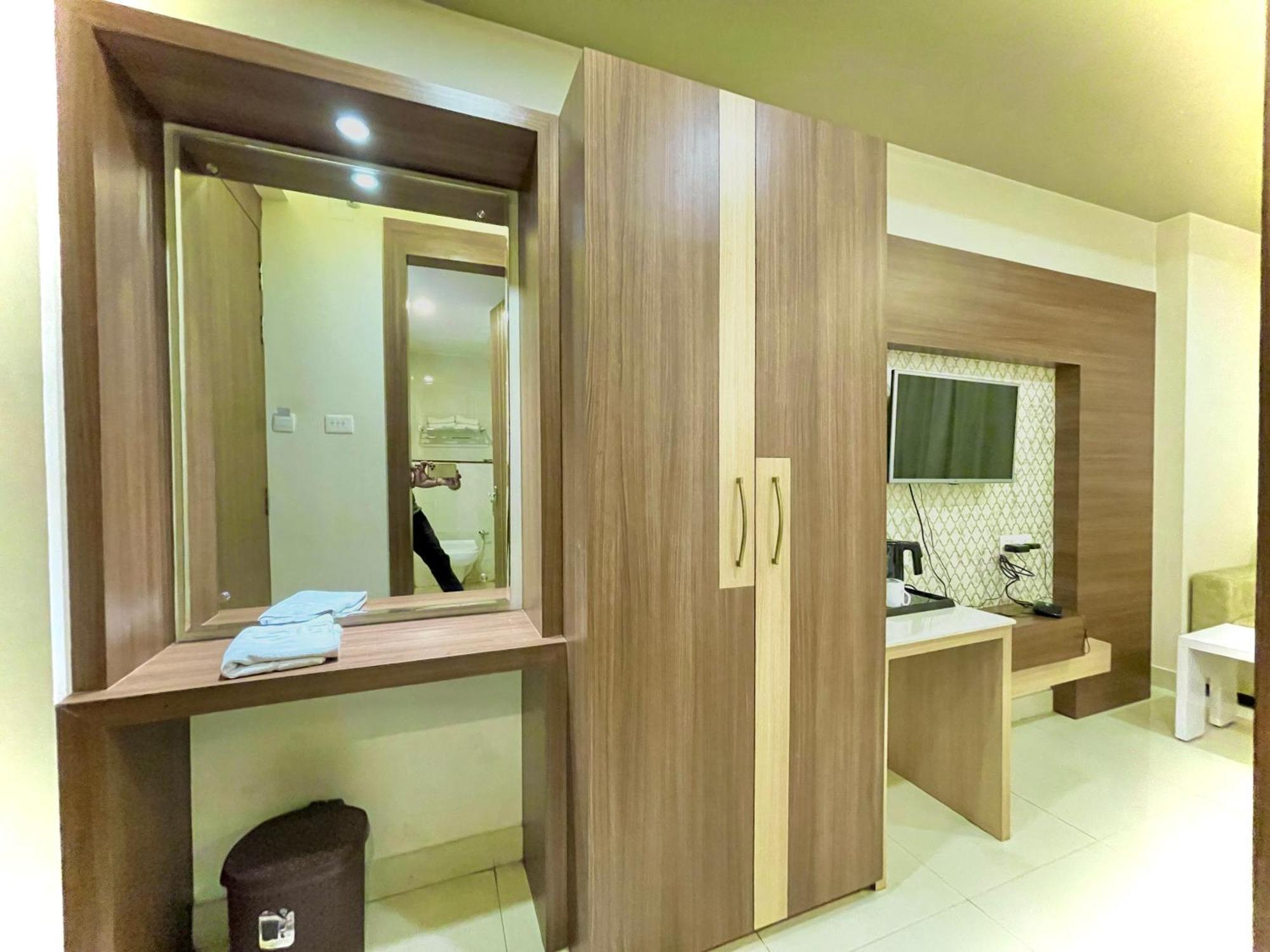 Hotel Kuber Palace ! Puri Near-Sea-Beach-And-Temple Fully-Air-Conditioned-Hotel With-Lift-And-Parking-Facility Екстериор снимка