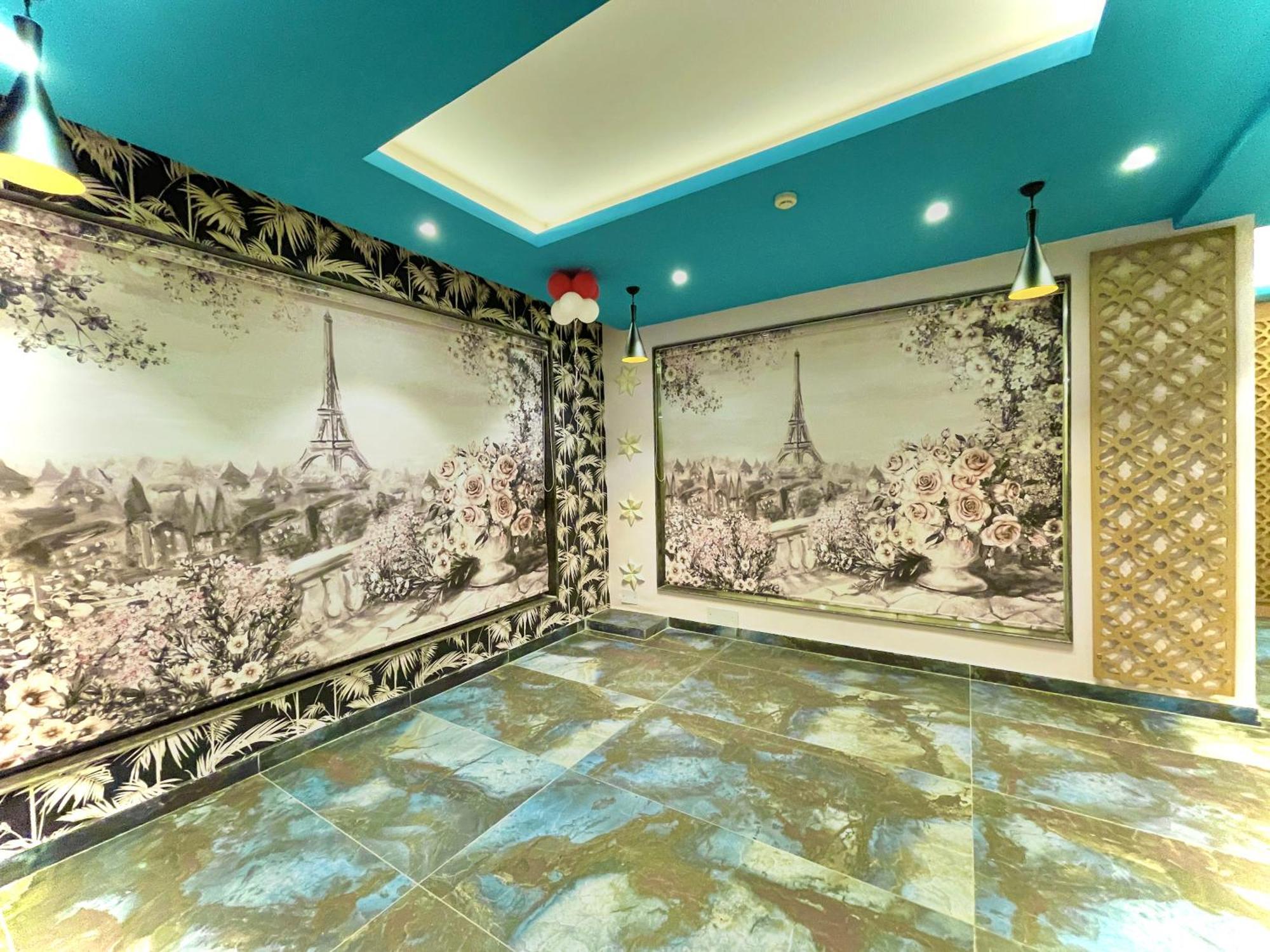 Hotel Kuber Palace ! Puri Near-Sea-Beach-And-Temple Fully-Air-Conditioned-Hotel With-Lift-And-Parking-Facility Екстериор снимка
